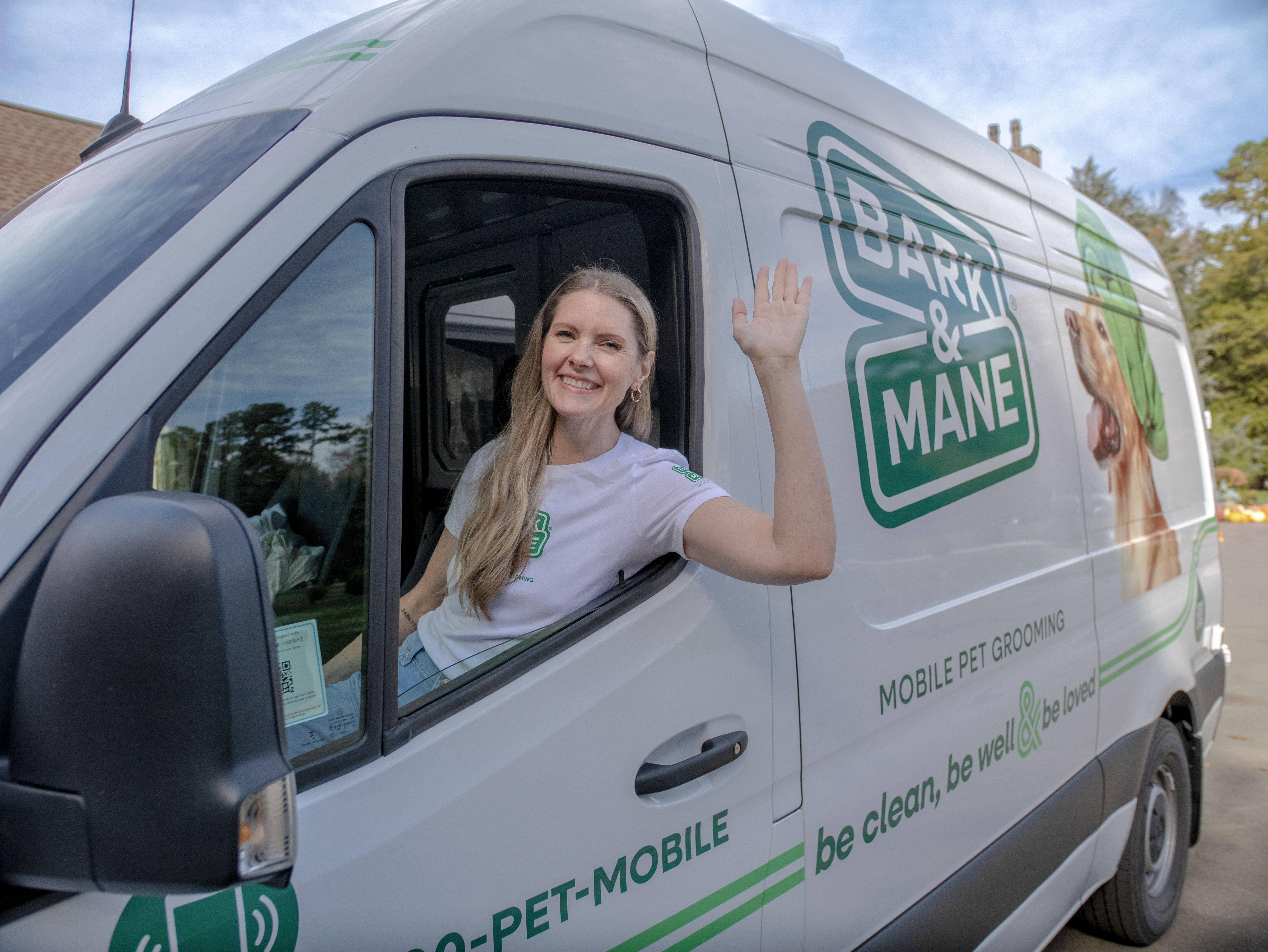 Van_Owner_Smile_wave Image No 7
